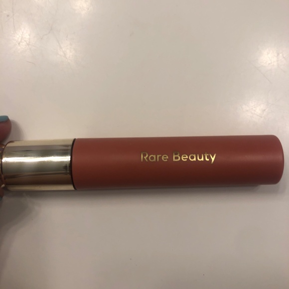Never Before Used Rare Beauty Lip Oil In Shade Hope - Picture 2 of 4